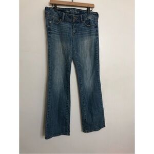 American Eagle Outfitters Women's Classic Blue Boot Cut Mid Rise/Low Rise Jeans